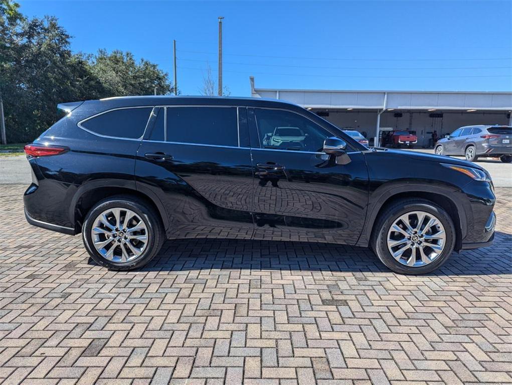 used 2020 Toyota Highlander car, priced at $22,976