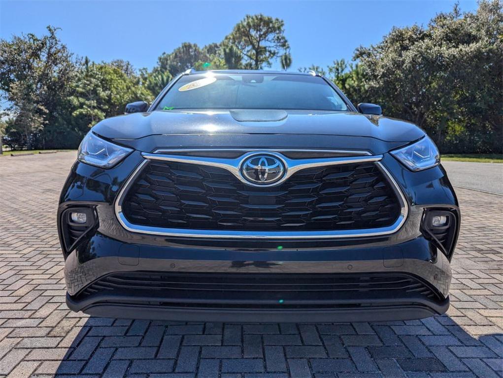 used 2020 Toyota Highlander car, priced at $22,976