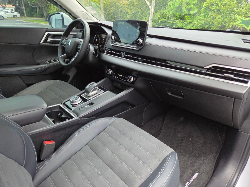 used 2024 Mitsubishi Outlander car, priced at $24,892