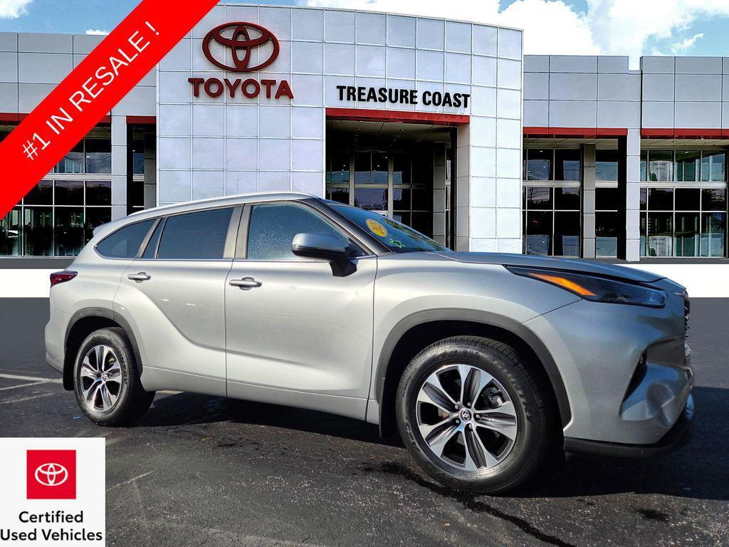 used 2023 Toyota Highlander car, priced at $34,629