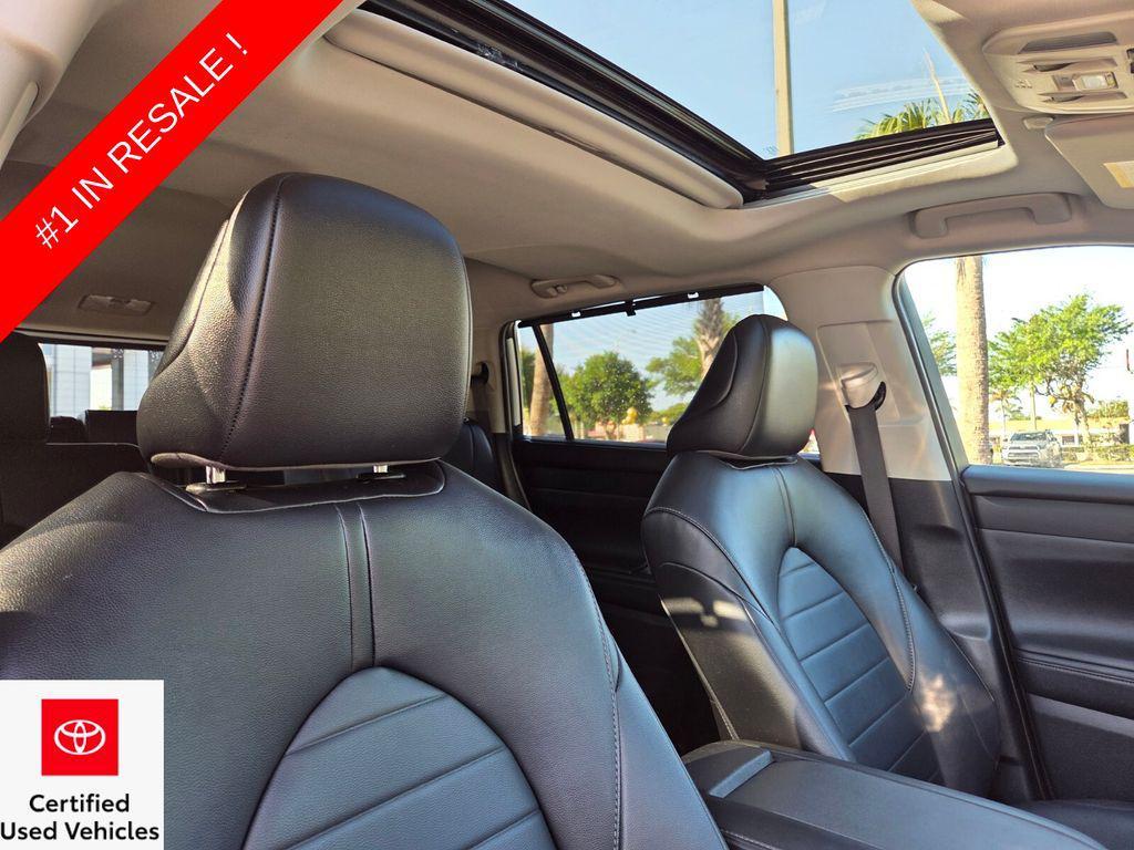 used 2023 Toyota Highlander car, priced at $34,629