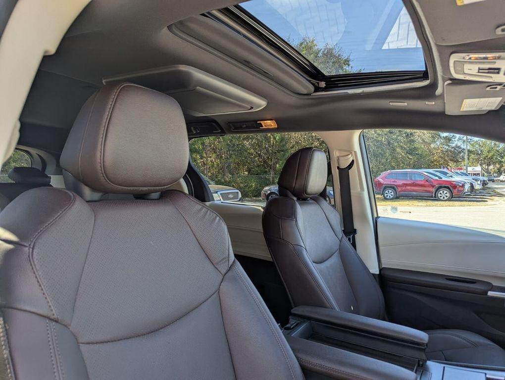 used 2024 Toyota Sienna car, priced at $51,997