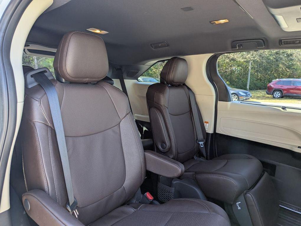 used 2024 Toyota Sienna car, priced at $51,997