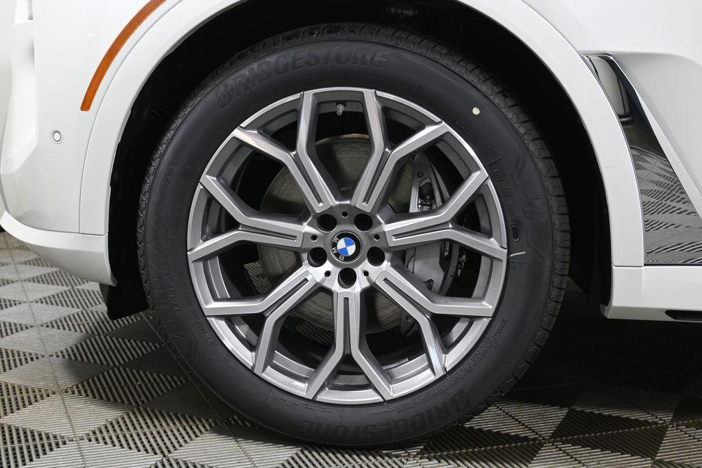 new 2026 BMW X7 car, priced at $94,805