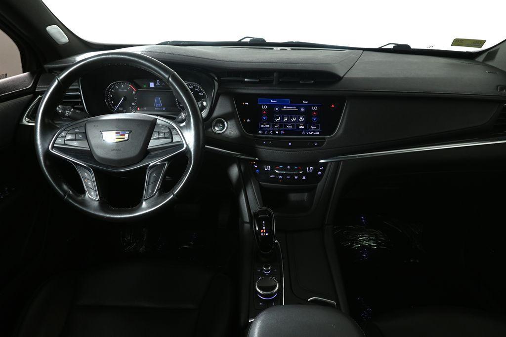 used 2020 Cadillac XT5 car, priced at $21,927