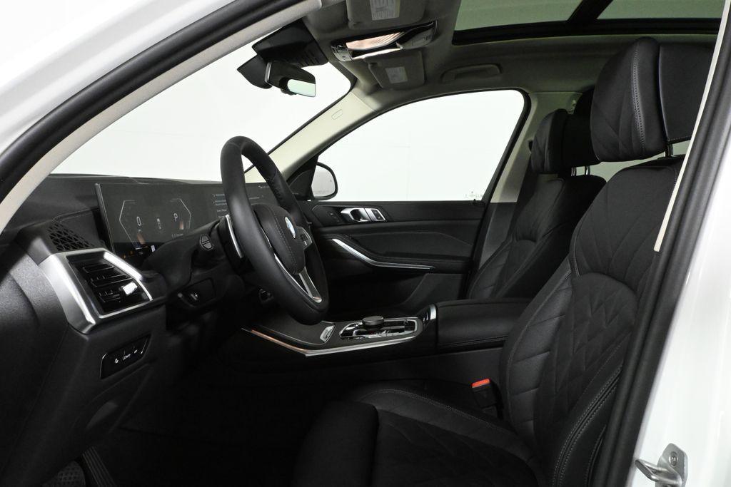 used 2025 BMW X7 car, priced at $88,710
