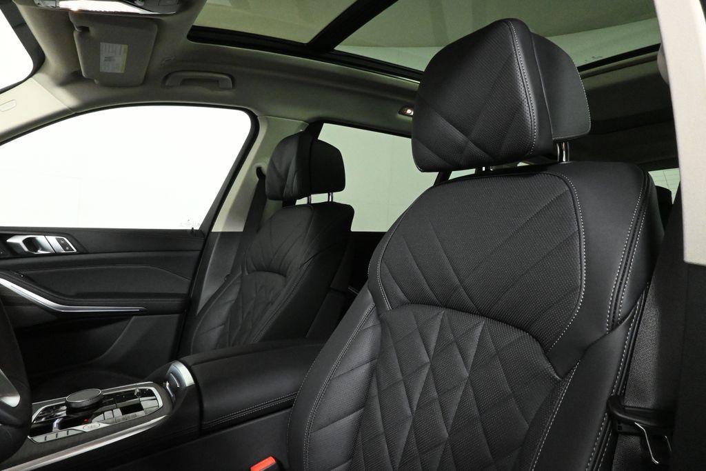 used 2025 BMW X7 car, priced at $88,710