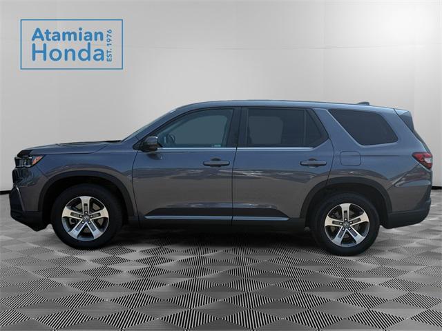 2023 Modern Steel Metallic Honda Pilot