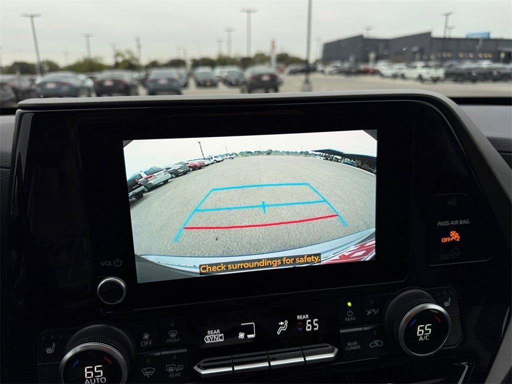 used 2023 Toyota Highlander car, priced at $30,601