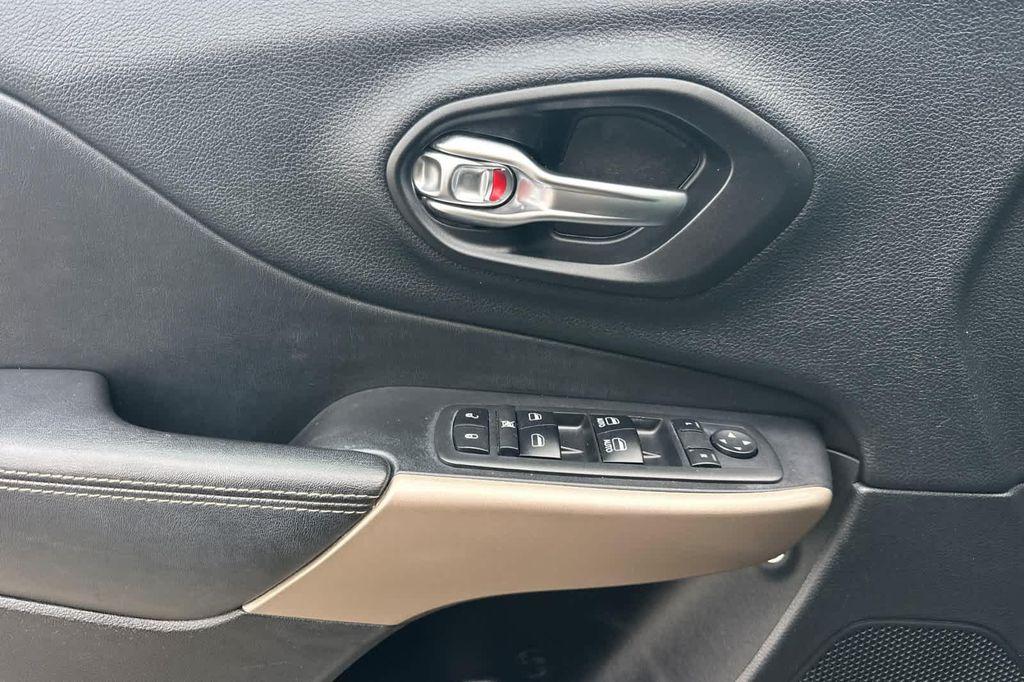 used 2017 Jeep Cherokee car, priced at $11,977