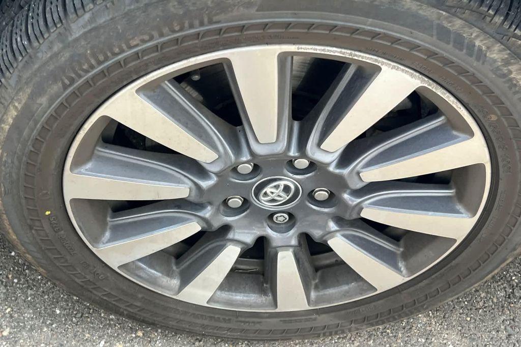 used 2018 Toyota Sienna car, priced at $33,084