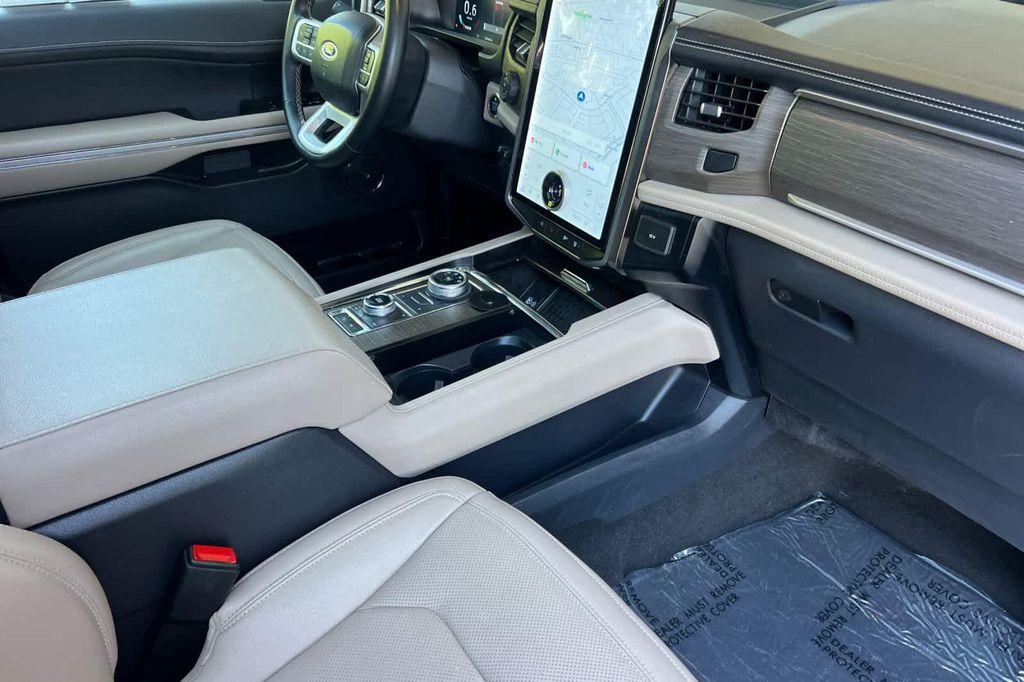 used 2024 Ford Expedition car, priced at $56,999