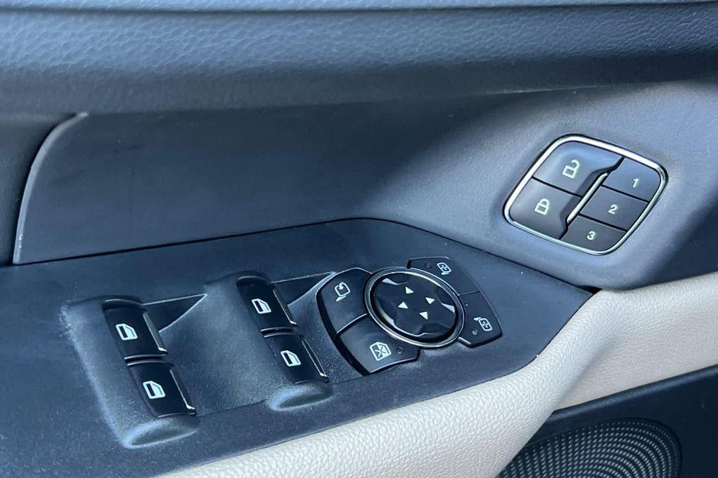 used 2024 Ford Expedition car, priced at $56,999