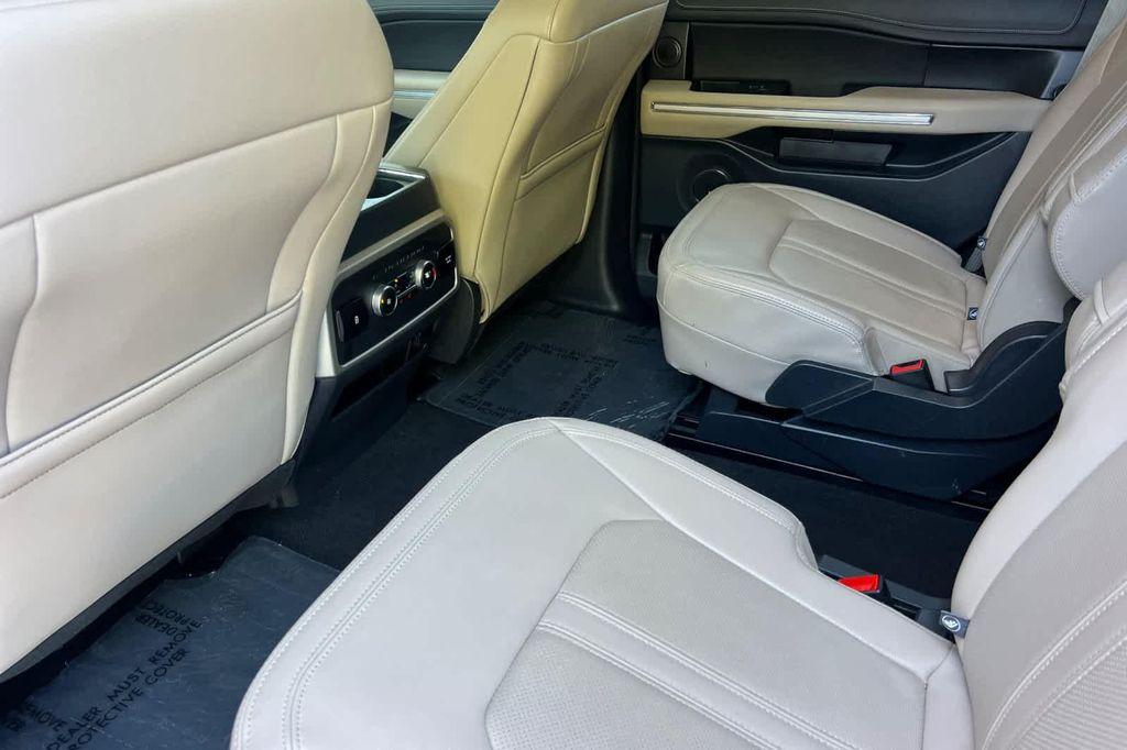 used 2024 Ford Expedition car, priced at $56,999