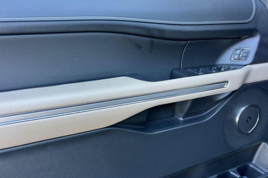 used 2024 Ford Expedition car, priced at $56,999