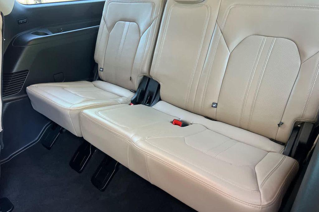 used 2024 Ford Expedition car, priced at $56,999