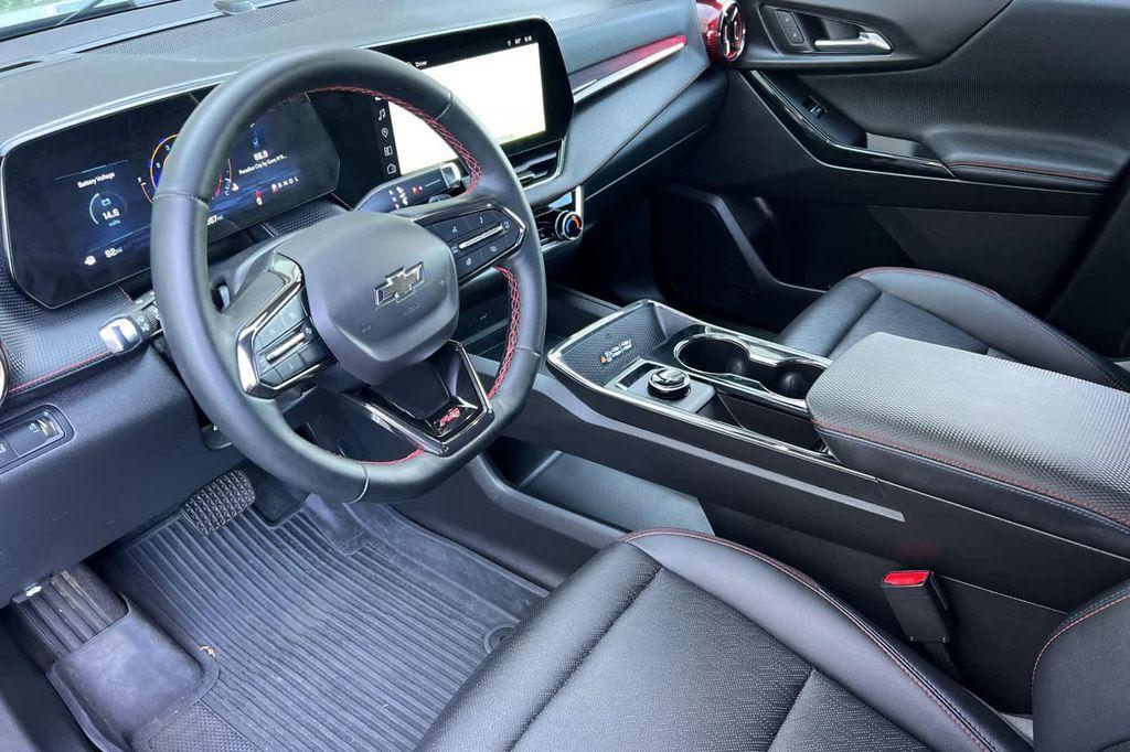 used 2025 Chevrolet Equinox car, priced at $29,062