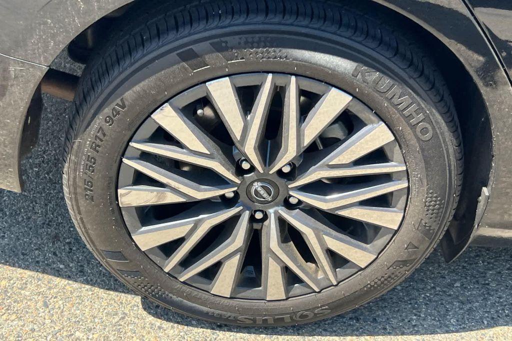 used 2025 Nissan Altima car, priced at $23,084