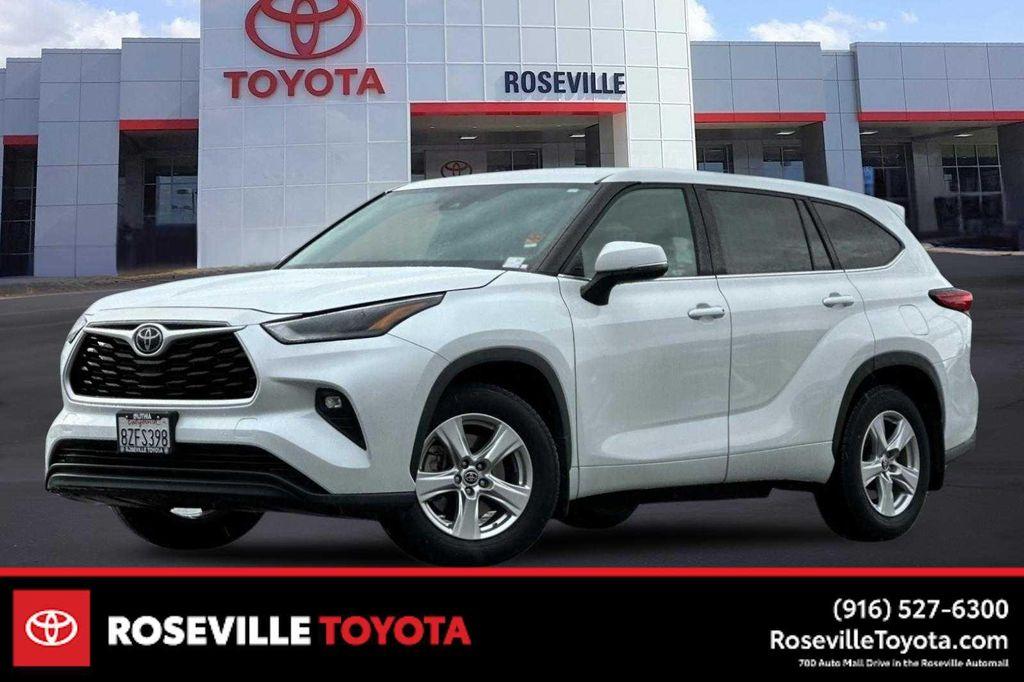 used 2022 Toyota Highlander car, priced at $28,999