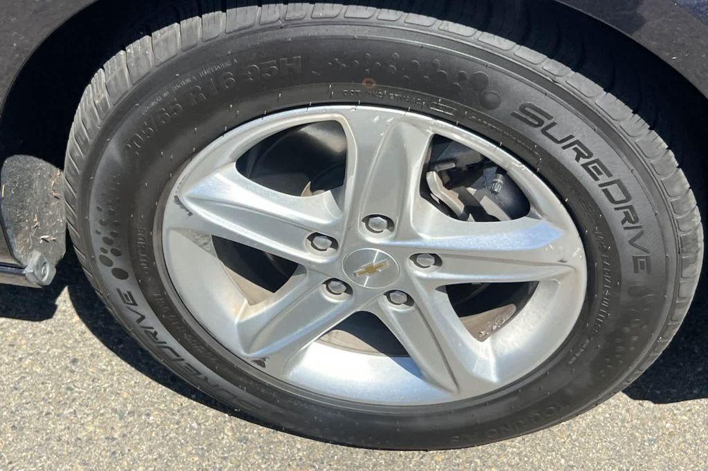 used 2023 Chevrolet Malibu car, priced at $17,999