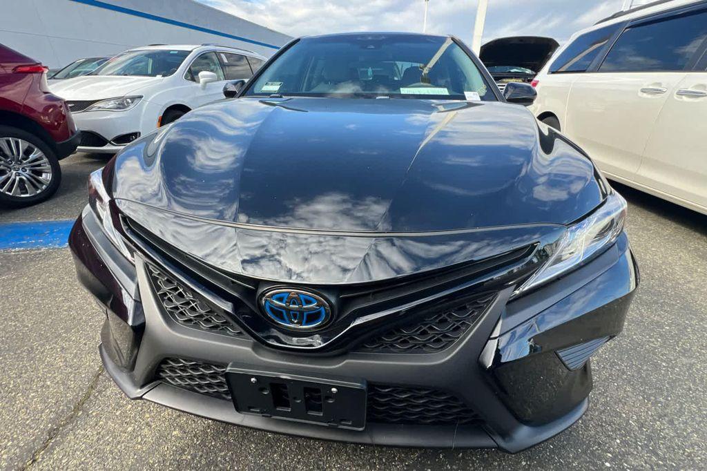 used 2018 Toyota Camry Hybrid car, priced at $14,999