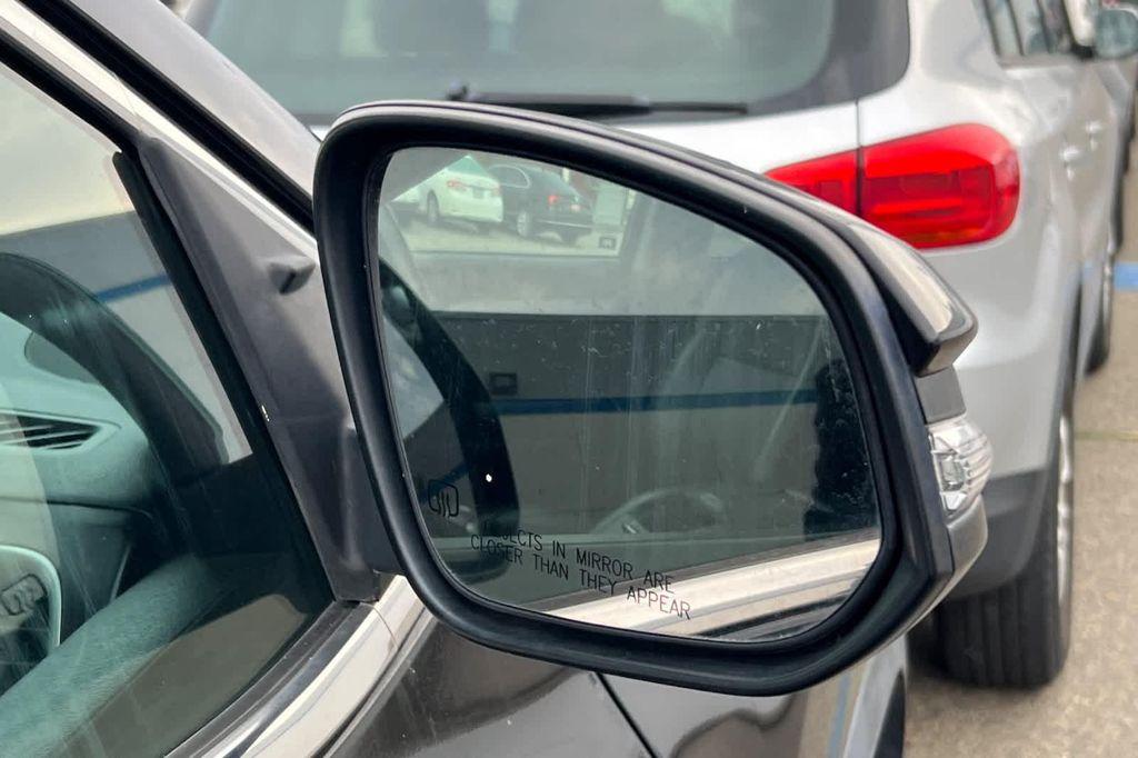 used 2015 Toyota Highlander car, priced at $21,999