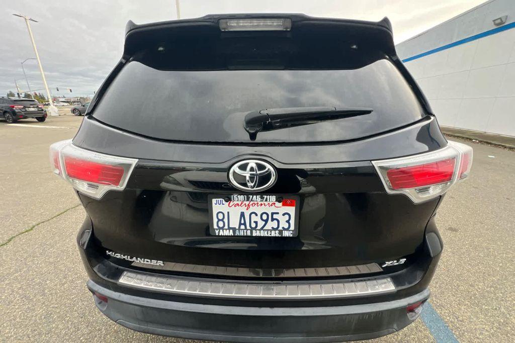 used 2015 Toyota Highlander car, priced at $21,999