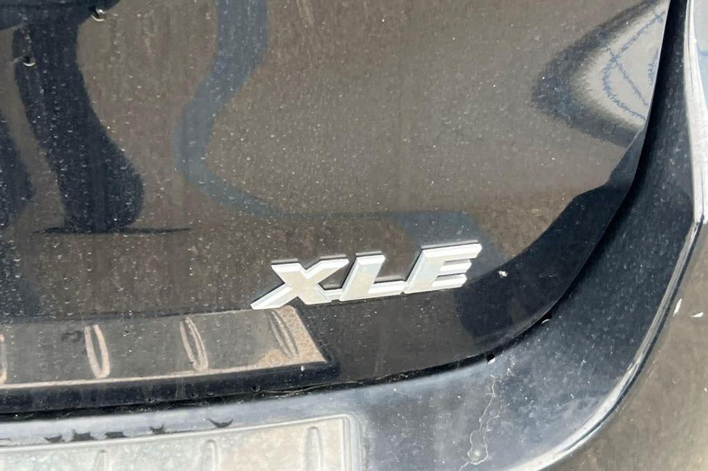 used 2015 Toyota Highlander car, priced at $21,999