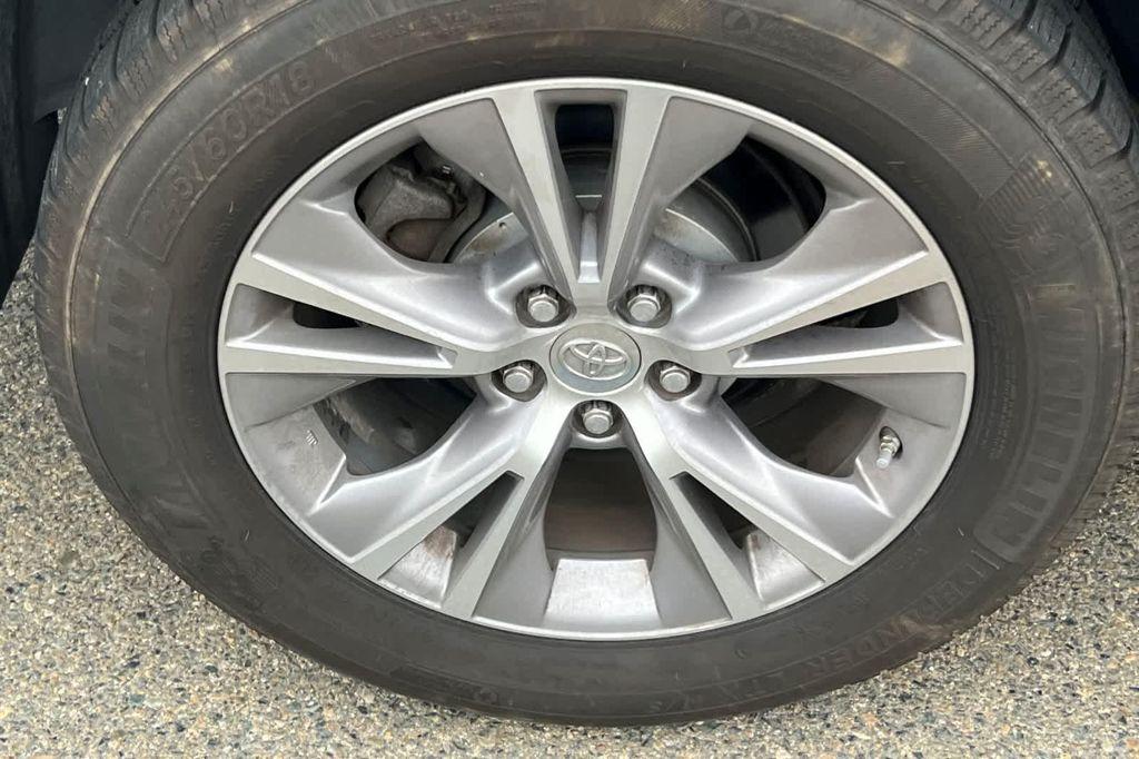 used 2015 Toyota Highlander car, priced at $21,999