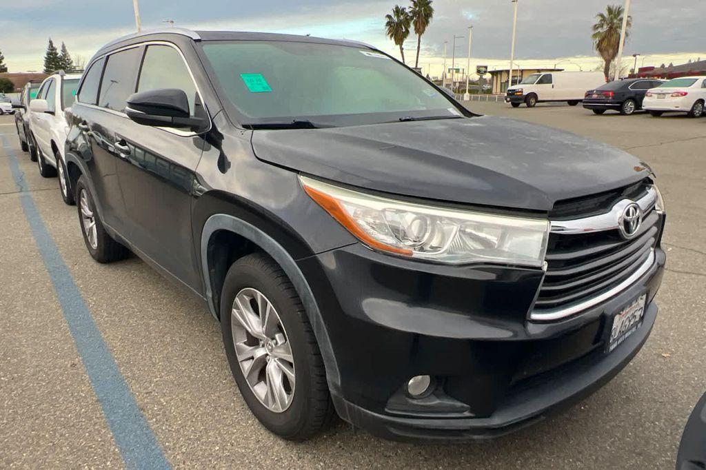 used 2015 Toyota Highlander car, priced at $21,999