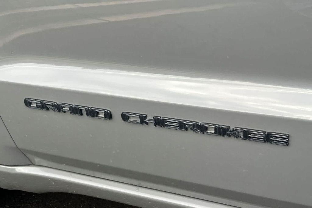 used 2019 Jeep Grand Cherokee car, priced at $15,999