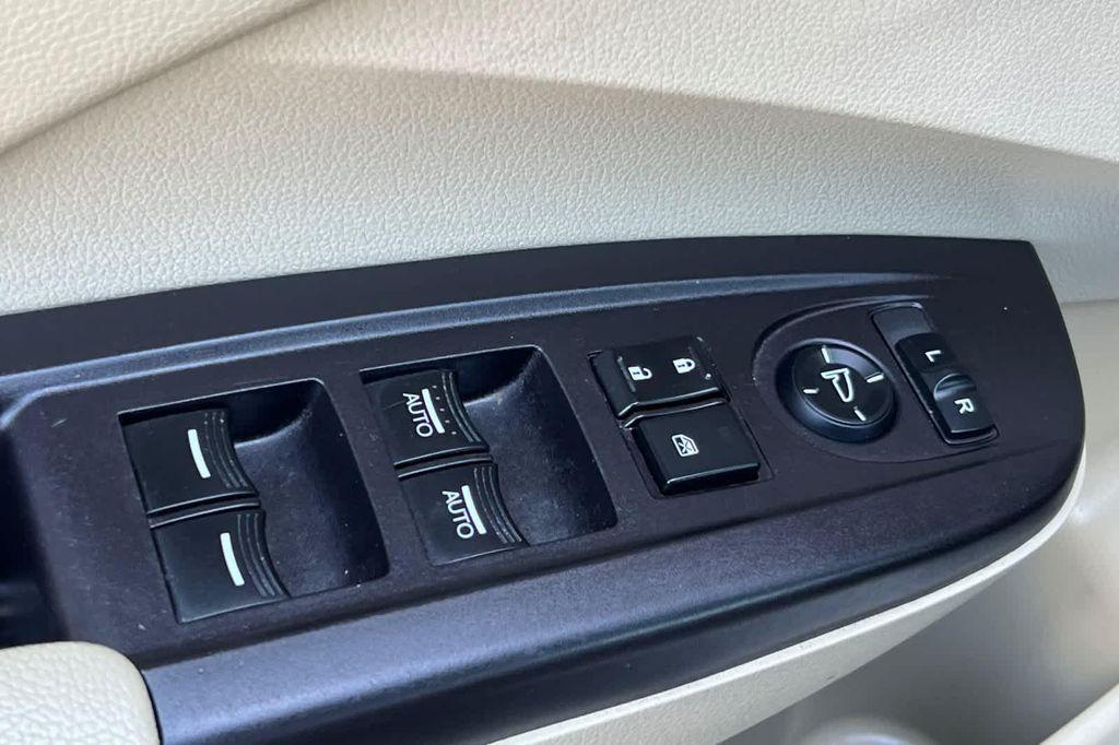 used 2014 Acura RDX car, priced at $13,977