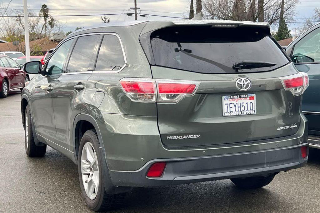 used 2014 Toyota Highlander car, priced at $15,999