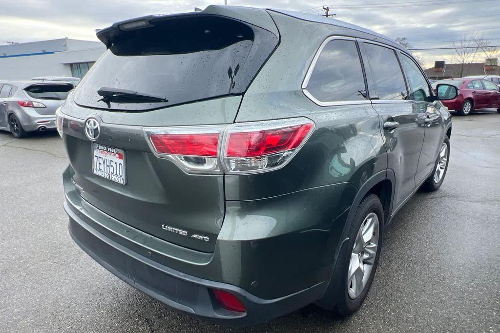 used 2014 Toyota Highlander car, priced at $15,999