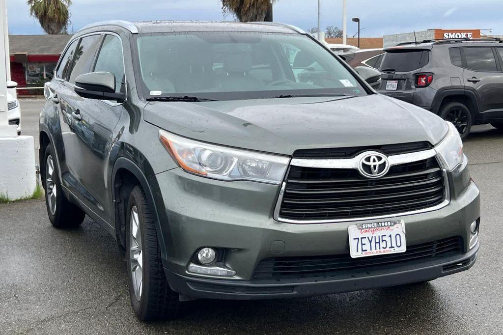 used 2014 Toyota Highlander car, priced at $15,999