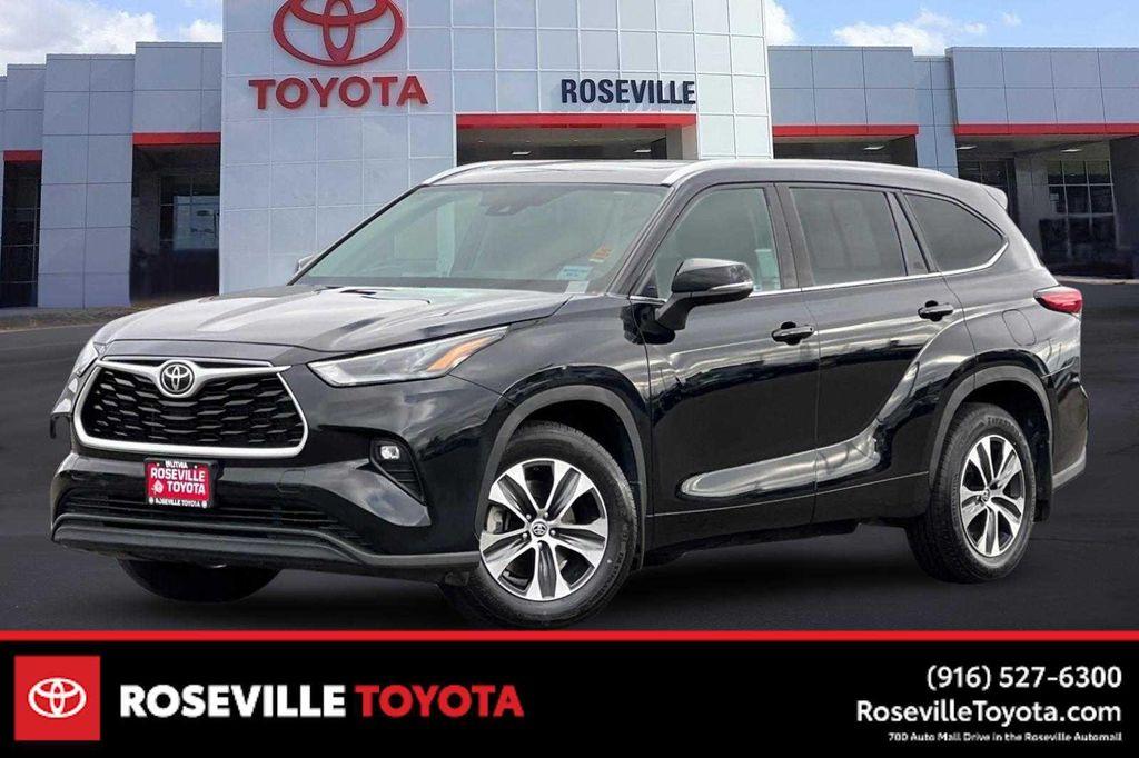 used 2023 Toyota Highlander car, priced at $36,977
