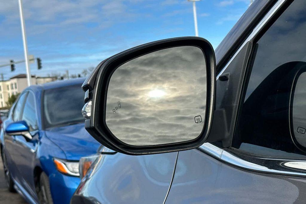 used 2019 Toyota Highlander car, priced at $23,999