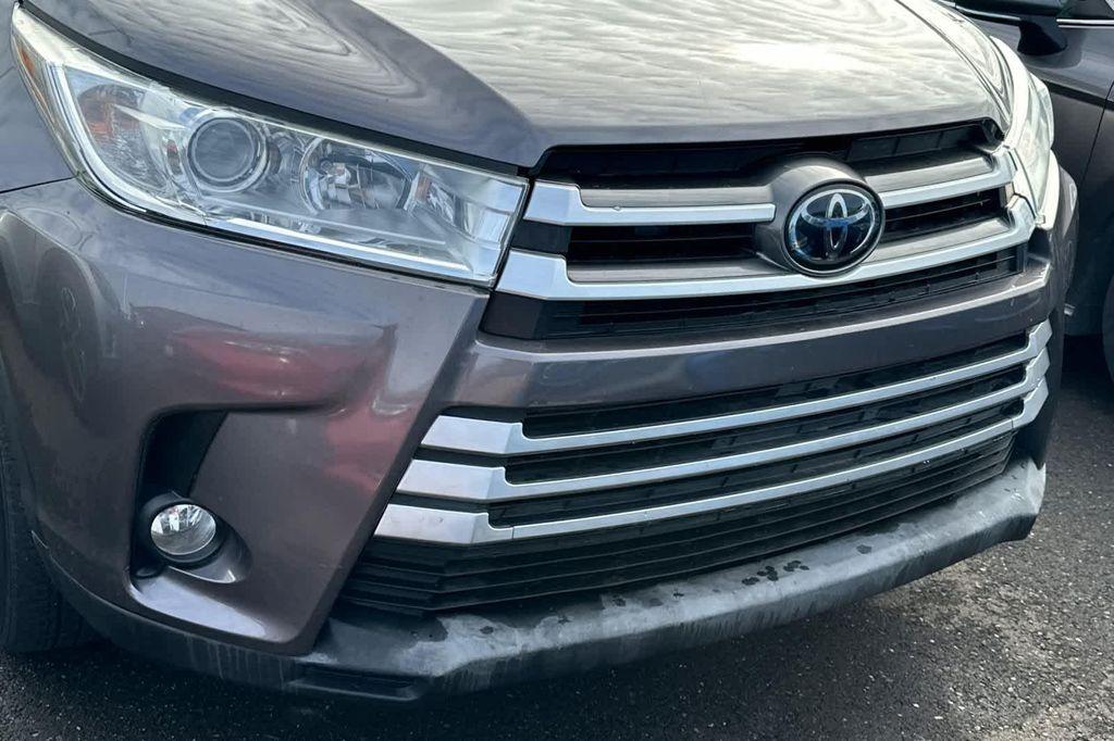 used 2019 Toyota Highlander car, priced at $23,999