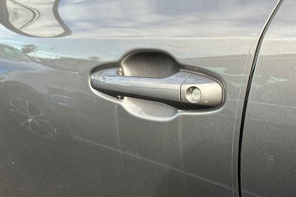 used 2019 Toyota Highlander car, priced at $23,999