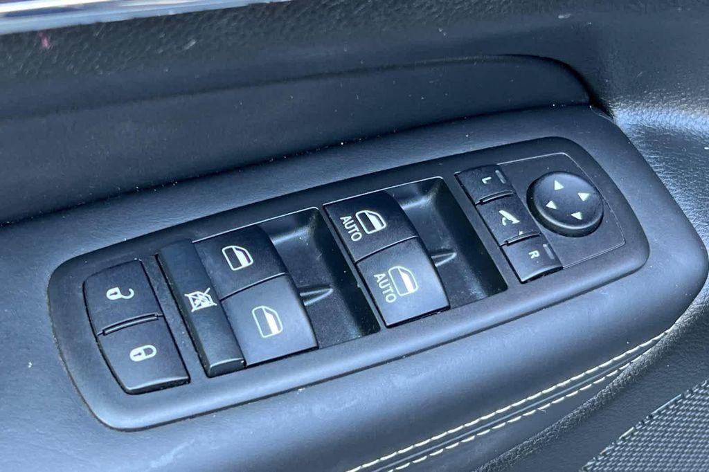 used 2014 Jeep Grand Cherokee car, priced at $14,999