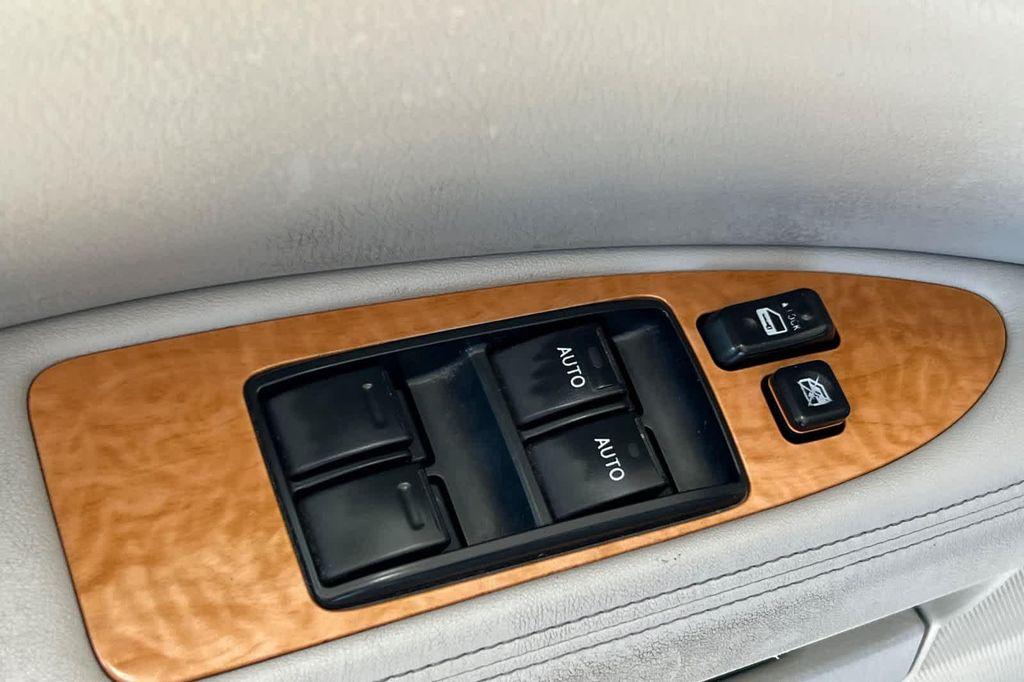 used 2005 Toyota Avalon car, priced at $9,084