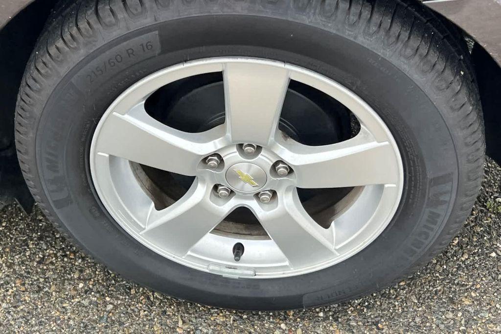 used 2015 Chevrolet Cruze car, priced at $9,999