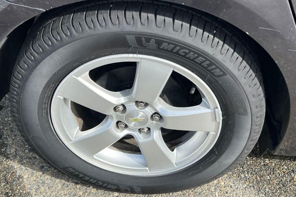 used 2015 Chevrolet Cruze car, priced at $9,999