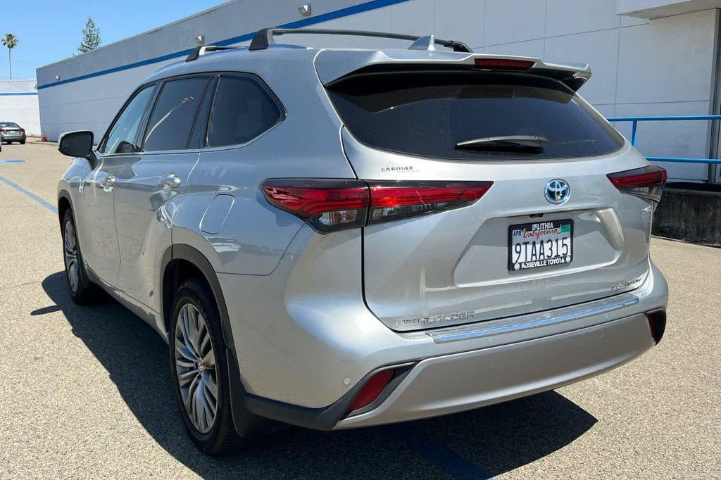 used 2022 Toyota Highlander Hybrid car, priced at $42,962