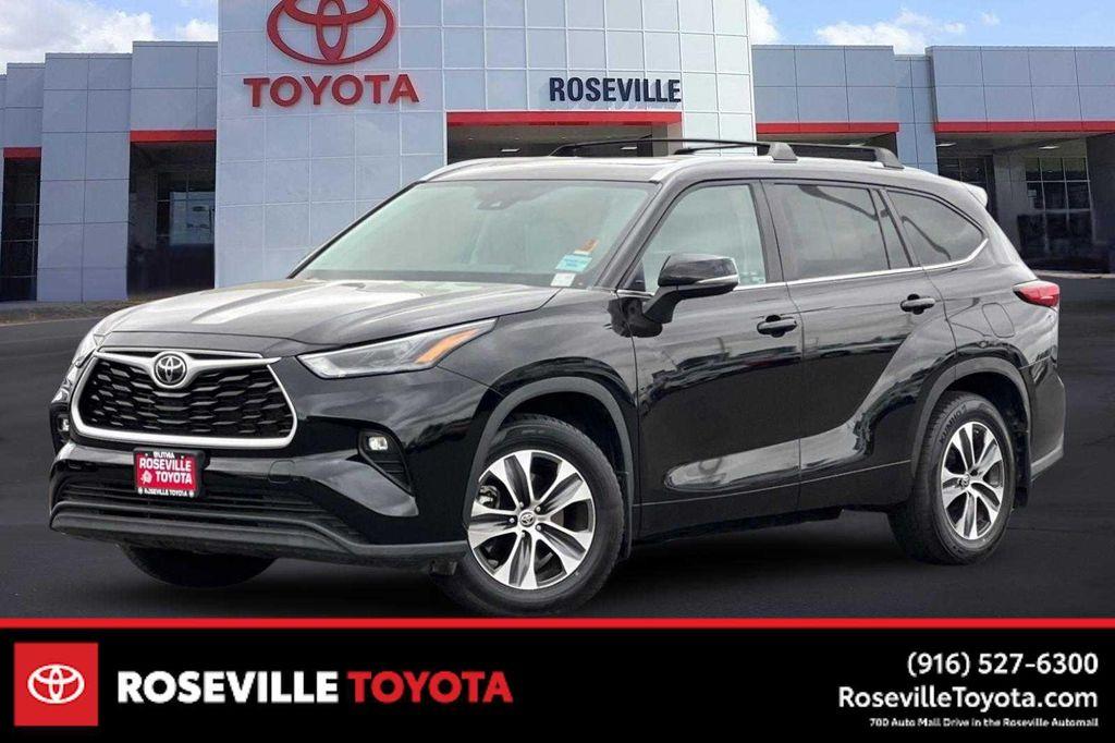 used 2023 Toyota Highlander car, priced at $30,977