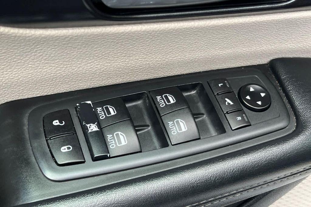 used 2020 Chrysler Pacifica car, priced at $18,977