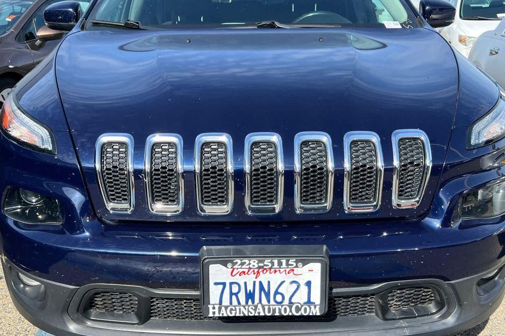 used 2015 Jeep Cherokee car, priced at $16,084