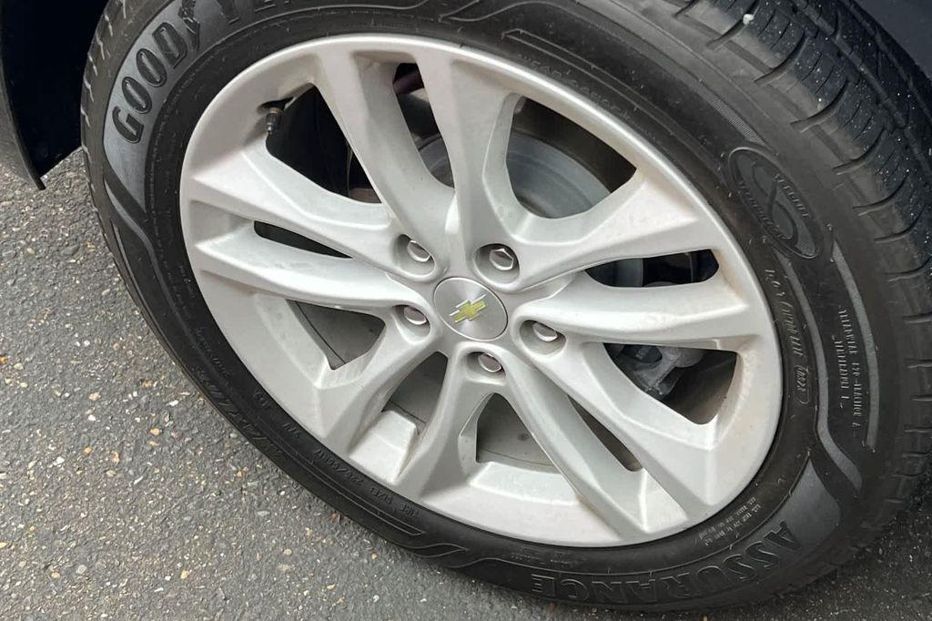 used 2018 Chevrolet Malibu car, priced at $12,084
