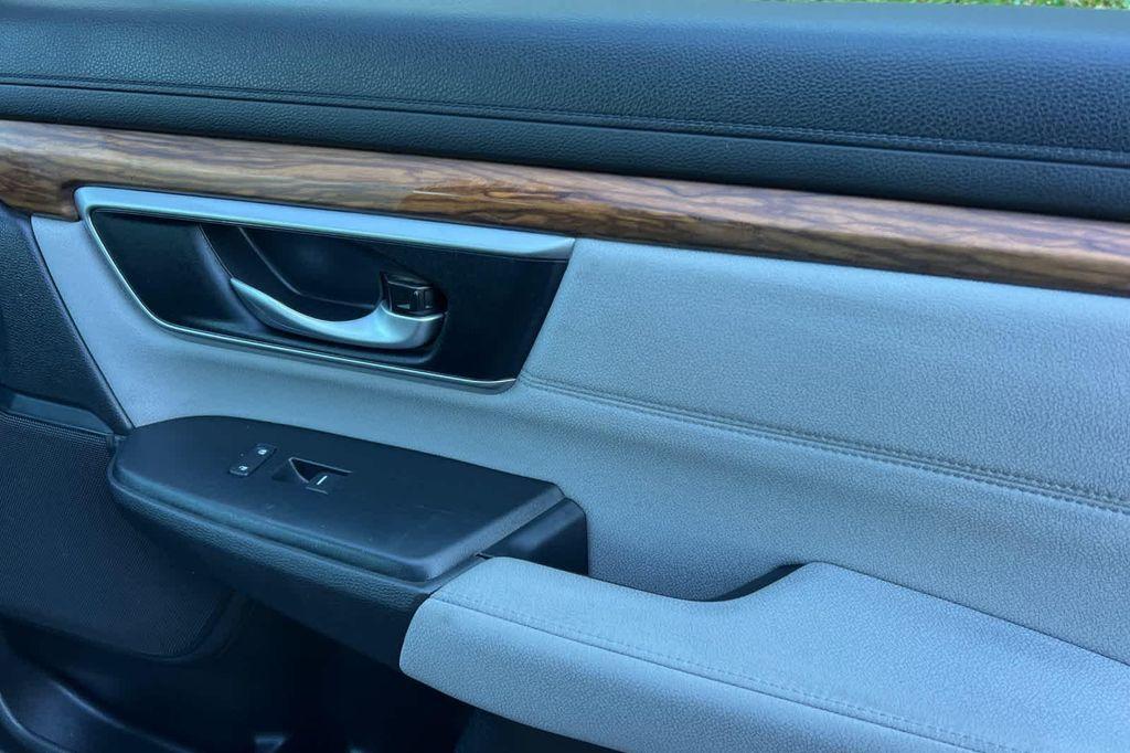 used 2018 Honda CR-V car, priced at $25,999