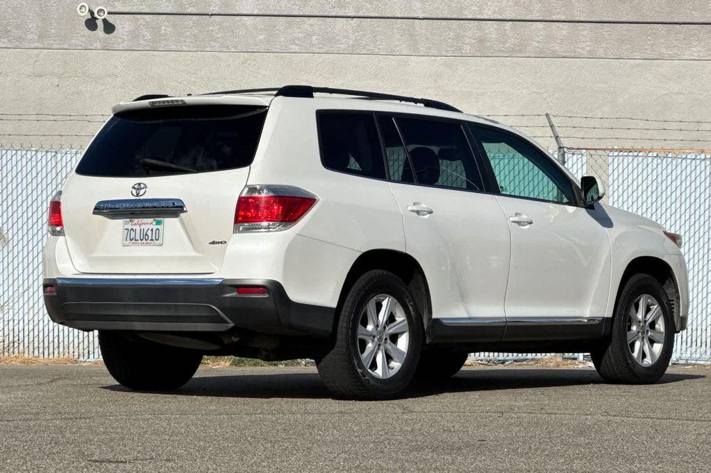 used 2013 Toyota Highlander car, priced at $17,084